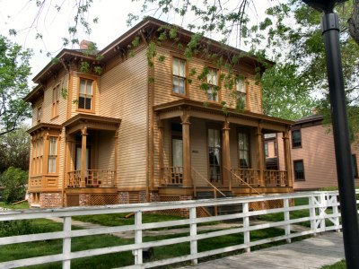 Home of George Shutt, lawyer, staunch Democrat and supporter of Lincoln's opponent, Stephen A. Douglas. Shutt lived next door to Dubois. National Park Service photo.